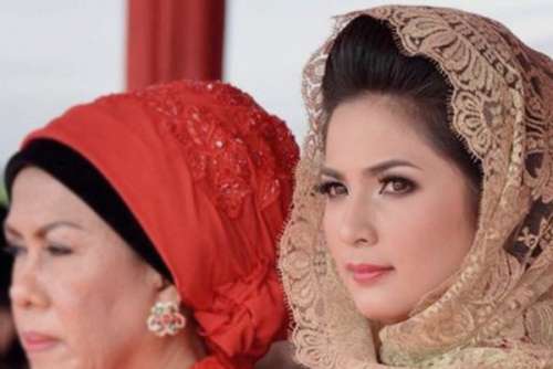 Cantiknya Istri Gubernur Lampung Bikin Heboh Media Sosial
