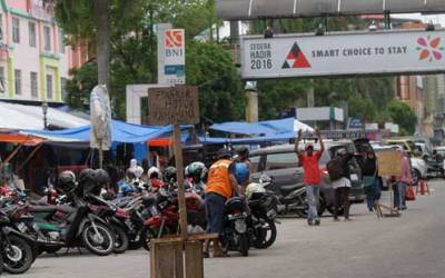 Parkiran Jalan Sudirman Suputaran Mall Pekanbaru Bikin Macet
