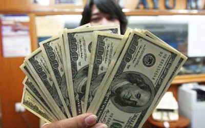 Tutup Akhir Pekan, Dolar AS Anjlok Rp 13.312