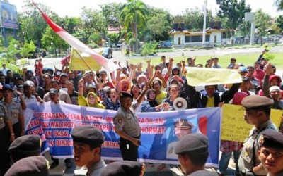 Pedagang Pasar Kaget Rumbai Demo Walikota Firdaus