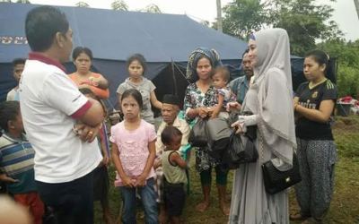 Istri Bupati Pesisir Selatan Buka Bersama di Pengungsian Banjir Rob