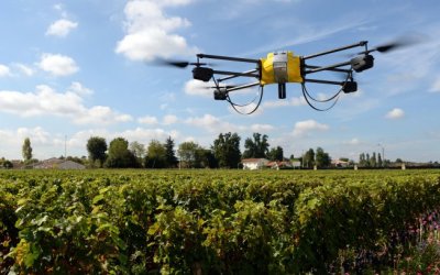 Kini Ada Drone Dari DJI untuk Siram Tanaman