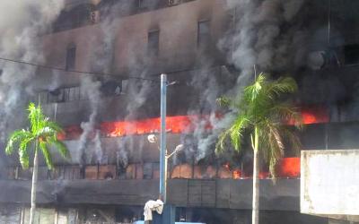 Medan Plaza Ludes Terbakar, Api Masih Menyala