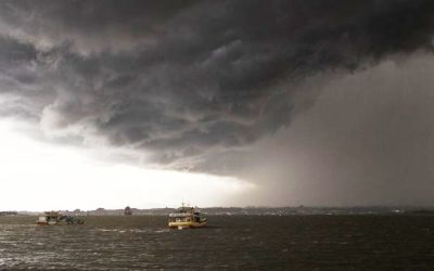 Puncak Musim Hujan, Tinggi Gelombang Laut Capai Tiga Meter