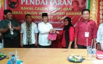 Zulher Ikut Mendaftar Penjaringan PDIP Kampar