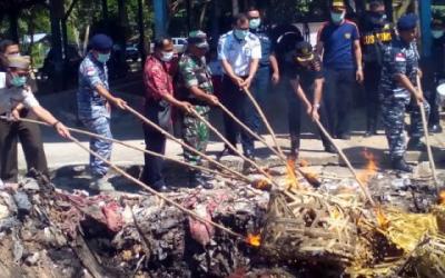 Lagi, Balai Karantina Pekanbaru Musnahkan Bawang Selundupan