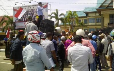 Puluhan Massa SMKB Geruduk DPRD Bengkalis