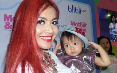 Diduga Selingkuhan Membuat Denada Gugat Cerai