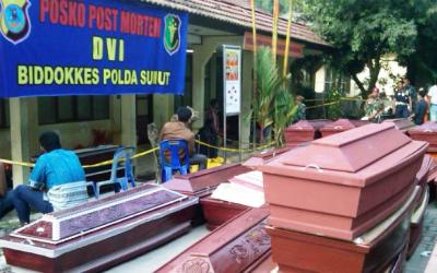 141 Jenazah Korban Jatuhnya Pesawat Hercules Dievakuasi ke RS Adam Malik