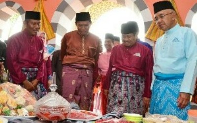 Buka Bazar MTQ Provinsi Riau, Gubri Tinjau Stand Bengkalis