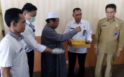 Angkat Sumpah, Bupati Loteng Ikut Tes Urine