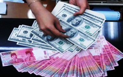 Rupiah Anjloknya di Rp14.600, IHSG Ikut Melemah