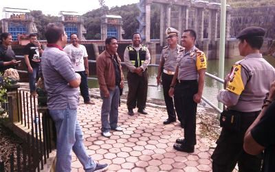 Kapolres Kampar Tinjau Kondisi Air di PLTA Koto