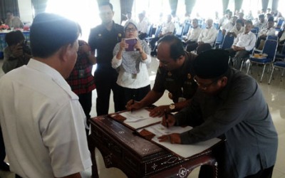 Tekan Angka Korupsi, Pemda dan Kejari MoU