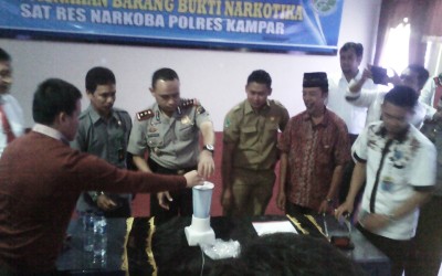 Polres Kampar Musnahkan BB Sabu 0,5 Kg