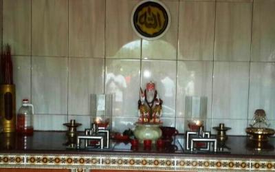 Ini Alasan Acai Pasang Hiasan Lafas Allah Di Kelenteng