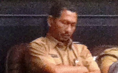 ASN Berseragam Pemko Pekanbaru Tidur Saat Paripurna?