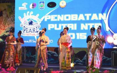 Penutupan Bulan Budaya Lombok Sumbawa Pukau Turis  Asing