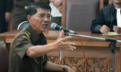 LSM LCKI Pelalawan Akan Gugat Cirus Sinaga