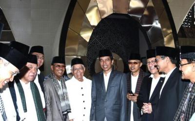 Salat Id di Padang, Ini Makanan Khas Padang Menu Lebaran Jokowi