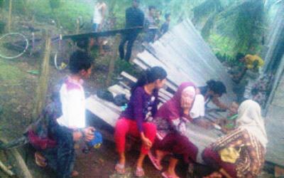 Angin Puting Beliung Robohkan Rumah Warga