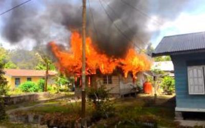 Ditingggal Kerja, Rumah Warga Teluk Latak Ludes Terbakar