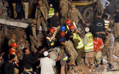 Gedung 5 Lantai Ambruk di Pakistan, 16 Tewas