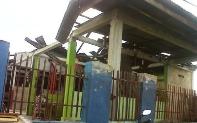 Badai Hantam Pekanbaru, Atap Bangunan Copot-copot