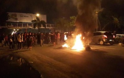 HMI Ribut, Mahasiswa Makassar Sandera Presiden UIR