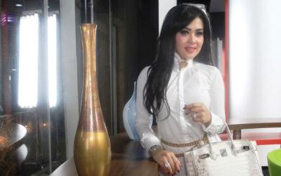 Syahrini Jadi Sorotan Dunia Maya Karna Salah Tulis Caption Foto