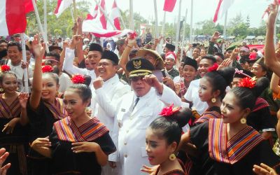 Usai Apel Bendera Bupati Lombok Tengah Joget Sasambo