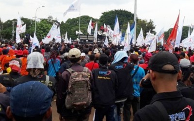 Demo Ribuan Buruh Depan Istana, 26 Aktivis Diintimidasi Aparat