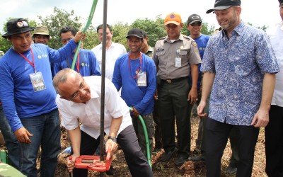 Plt Gubri Saksikan Pembuatan Sumur Bor di Lahan Gambut