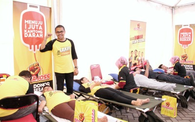 Tarik Tambang dan Futsal Meriahkan Donor Darah Extra Joss